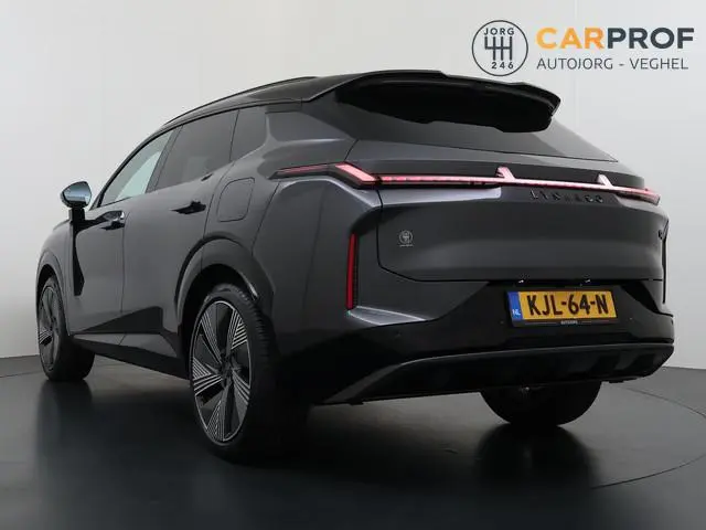 Lynk & Co 08