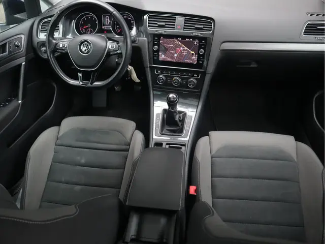 Volkswagen Golf Variant 1.5 TSI Comfortline Business Navi / Pano / ACC / Trekhaak BTW Auto