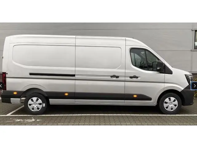 Nissan Interstar