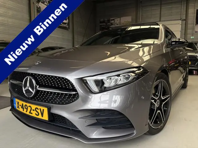 Mercedes-Benz A-klasse 200 Launch Edition Premium Plus Pano, Sfeer, AMG pakket