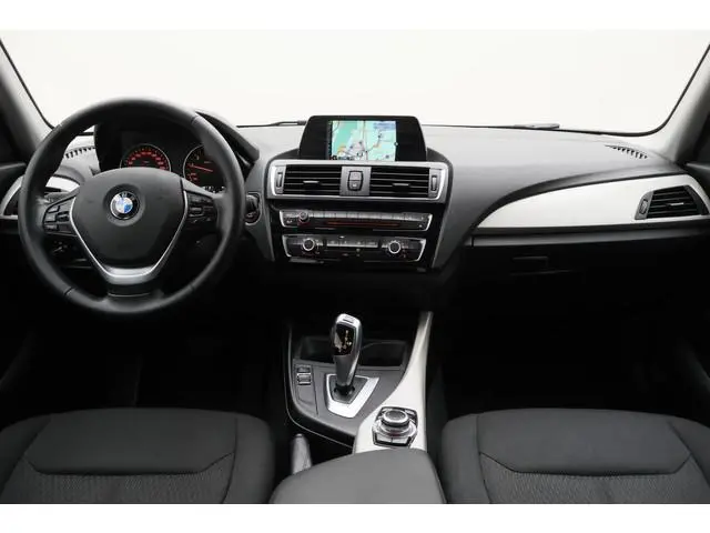 BMW 1-serie 118i Corporate Lease Essential Automaat Navigatie, Climate, Cruise, Bluetooth, PDC