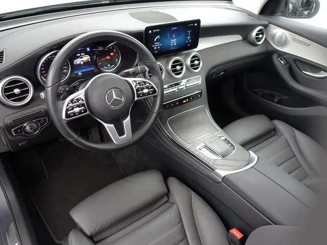 Mercedes-Benz GLC-klasse 300e 4MATIC AMG Premium Plus Aut- Panodak, Burmester, Sfeerverlichting, Xen...