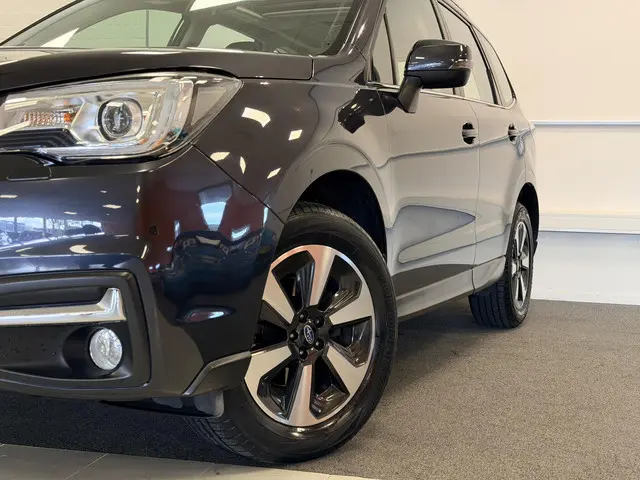 Subaru Forester 2.0 Luxury | Panorama dak | Trekhaak | Unieke km-stand! |