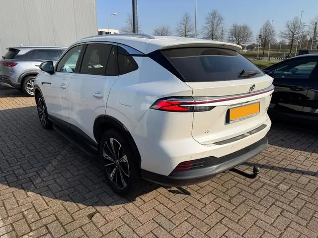 MG MG HS PHEV 1.5 LUXURY Trekhaak | 360 Camera | Leder | Stuurverwarming
