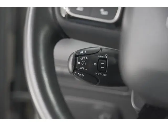 Citroen C3 Aircross PureTech 110 EAT6 Business | Trekhaak | Parkeersensoren | Lederen stoelen