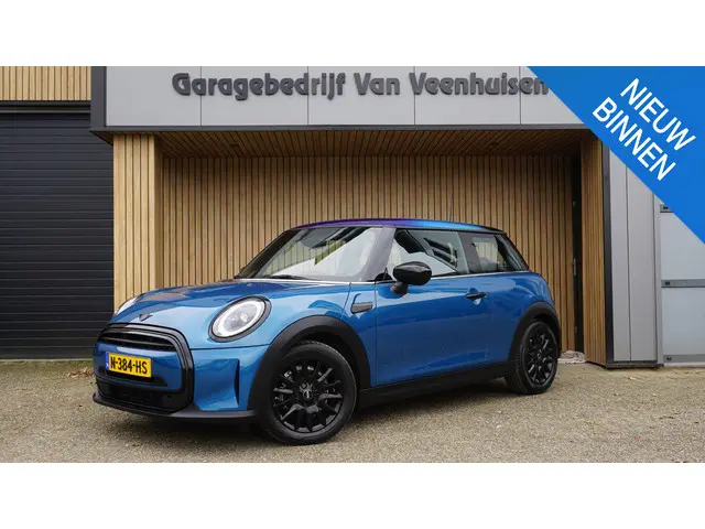 Mini Cooper 1.5 136pk 3Drs Business Edition *Black Pack* LED Navi *Multitone-Dak* 16inch LM Sportsto...
