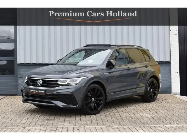 Volkswagen Tiguan 1.5 TSI R-Line 150 Pk HUD Pano IQ Lights Navi Camera Standkachel Trekhaak 20 Inch