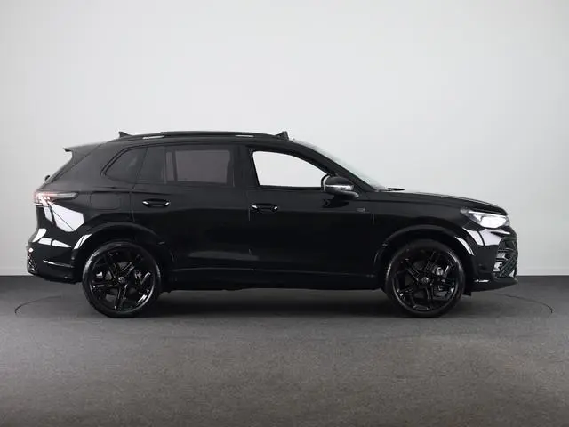 Volkswagen Tiguan R-Line Edition 1.5 eHybrid 150 kW / 204 PK SUV 6 v Head-Up Display | Panoramadak |...