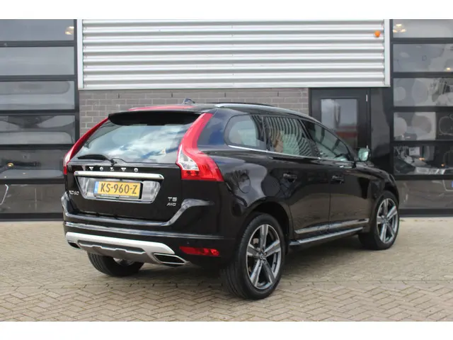 Volvo XC60 2.0 T5 AWD Inscription / Panoramadak / Keyless / N.A.P.