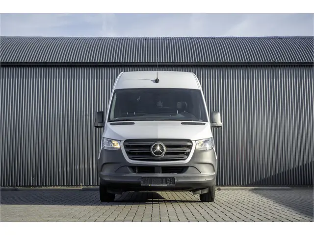 Mercedes-Benz Sprinter **317 CDI L2H2 | Incl. 6MND garantie | MBUX | Euro 6 | 170 PK | Climate | Car...