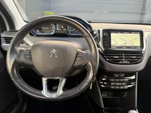 Peugeot 2008 1.2 PureTech Allure ✓1e Eigenaar✓Pano✓Camera✓Navi✓D-riem vv in 2024✓Trekhaak✓Dealer Ond...