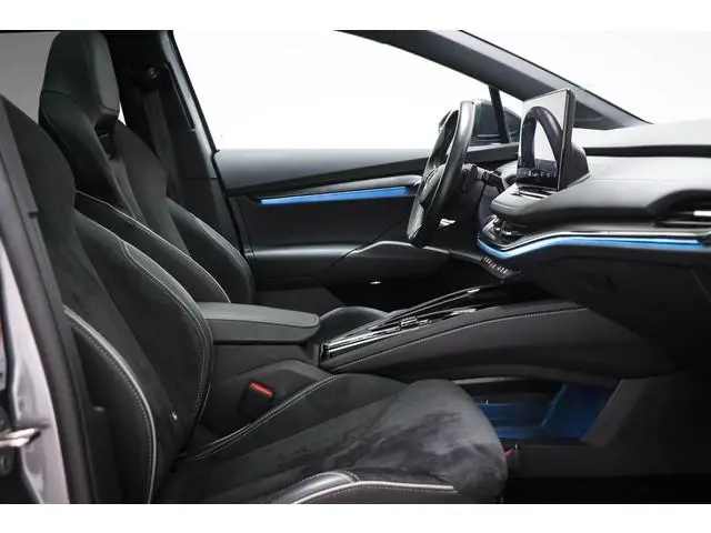 Skoda Enyaq iV 60 Sportline | PANORAMADAK | SOH 93% | STUURVERWARMING | DAB | SMARTLINK | CAMERA