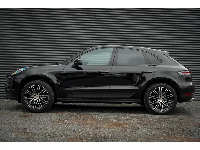 Porsche Macan 2.0 / Panoramadak / Incl BTW / 20''  / Stoelverwarming