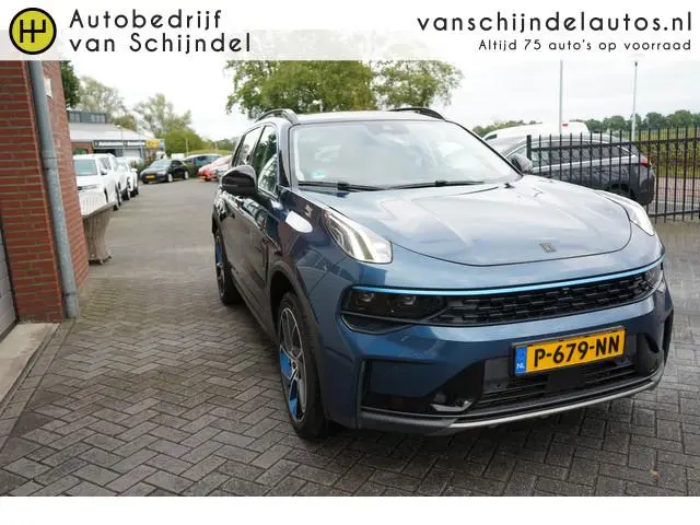 Lynk & Co 01