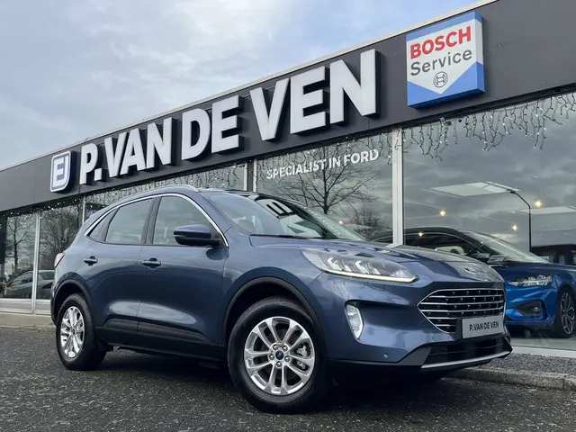 Ford Kuga 2.5 PHEV Titanium 225pk/165kW e-CVT Automaat | Koplampsproeiers | Winter Pack | 