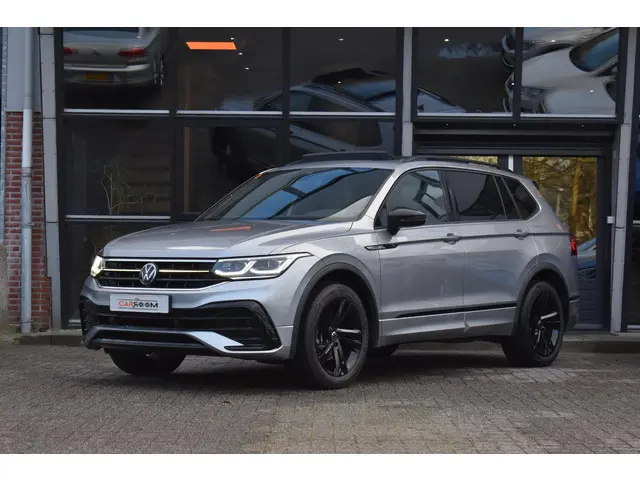 Volkswagen Tiguan Allspace 1.5 TSI R-Line 7p. Pano Lane ACC Stuurvw Trekhaak