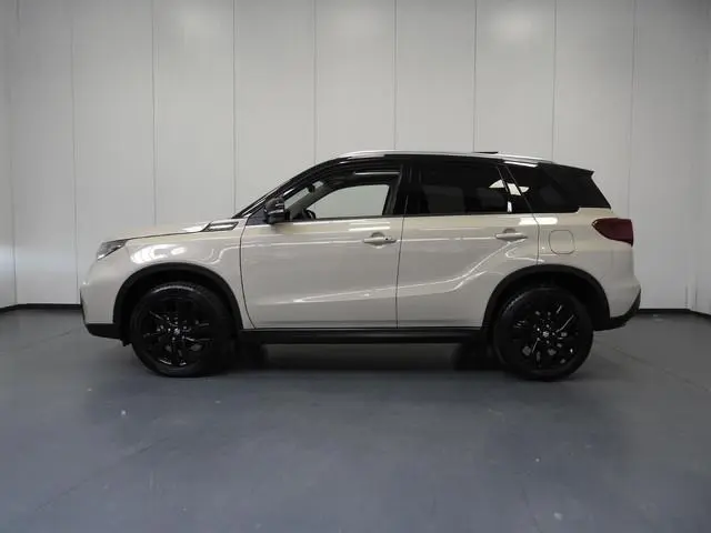 Suzuki Vitara 1.5 Hybrid Style NAVI/CAMERA/SCHUIFDAK/LED/17"LMV!