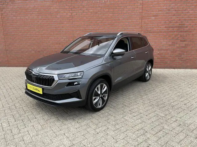 Skoda Karoq 1.5 TSI 150pk DSG Style Navigatie Apple Carplay/Android Auto Parkeersensoren Camera Adap...