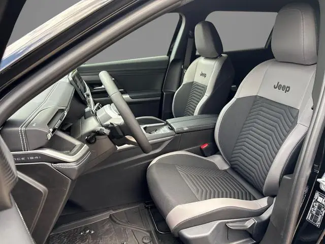 Jeep Compass 1.2 e-Hybrid First Edition | Climate Control | LMV 18"| Parkeersensoren | Camera 2 + 6...