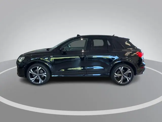 Audi Q3 45 TFSIe S edition · Panoramadak · 360°Camera + Parkeersensoren · Apple/Android Car Play · S...