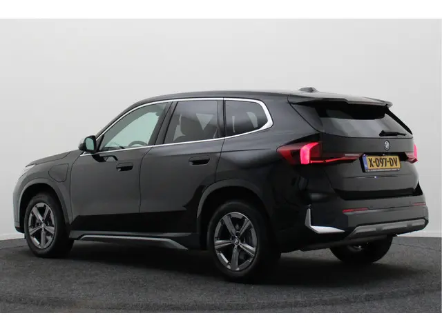BMW X1 xDrive25e Leer, Camera, Sfeerverlichting, Apple Carplay, PDC