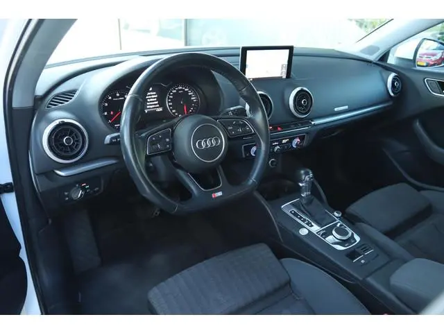 AUDI A3 LIMOUSINE 1.5 TFSI COD SPORT S LINE EDITION | PANO | KEY-LESS | LED | PDC | STOELVERW.