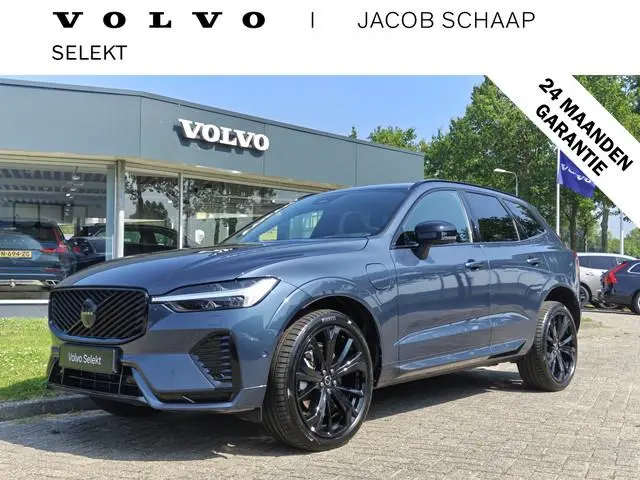 Volvo XC60 T8 455PK Plug-in hybrid AWD Plus Black Edition | Facelift | Trekhaak | Blis | Luchtvering...