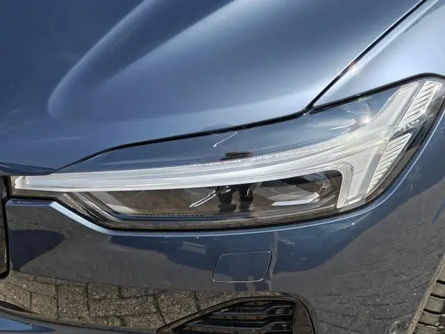 Volvo XC60 T8 455PK Plug-in hybrid AWD Plus Black Edition | Facelift | Trekhaak | Blis | Luchtvering...