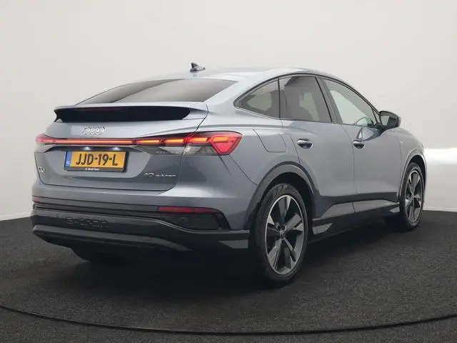 Audi Q4 e-tron Sportback 40 S Line 77 kWh 204pk | Adaptive Cruise | Valcona Lederen Sportstoelen Ver...