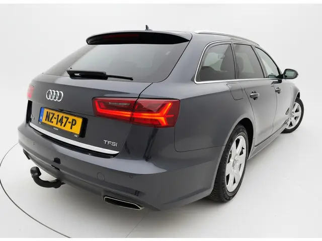 Audi A6 Avant 1.8 TFSI 190PK S-LINE EDITION TREKHAAK/CAMERA/PANORAMADAK