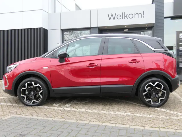 Opel Crossland 1.2 Turbo Ultimate | Camera | Alcantara | LED Koplampen | 17" LMV
