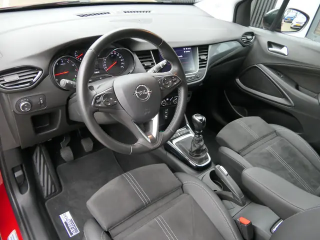 Opel Crossland 1.2 Turbo Ultimate | Camera | Alcantara | LED Koplampen | 17" LMV