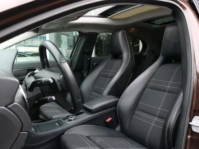 Mercedes-Benz GLA-klasse 180 Ambition | Panoramadak