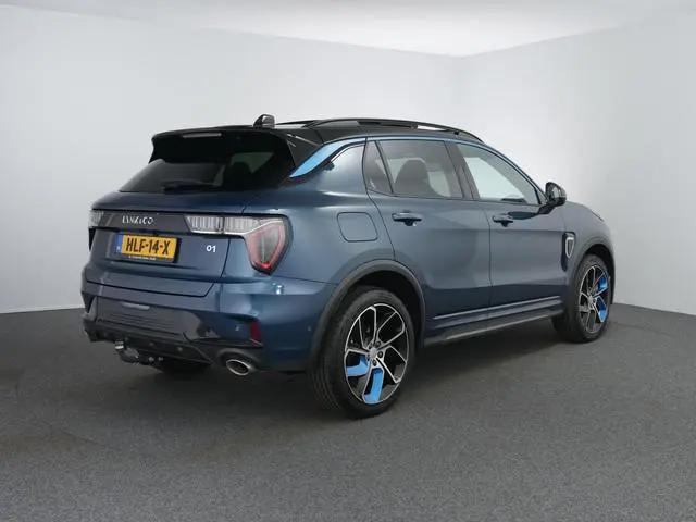 Lynk & Co 01 1.5 | Zwarte hemel | Trekhaak | Pano | 360 camera |