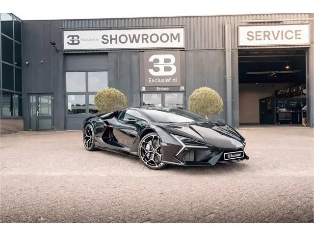 Lamborghini Revuelto