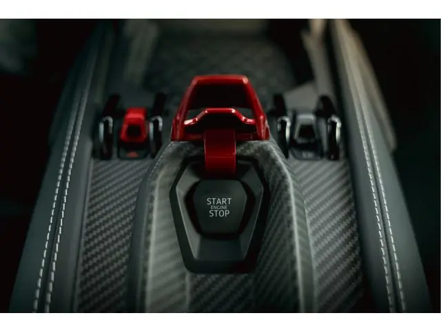 Lamborghini Revuelto