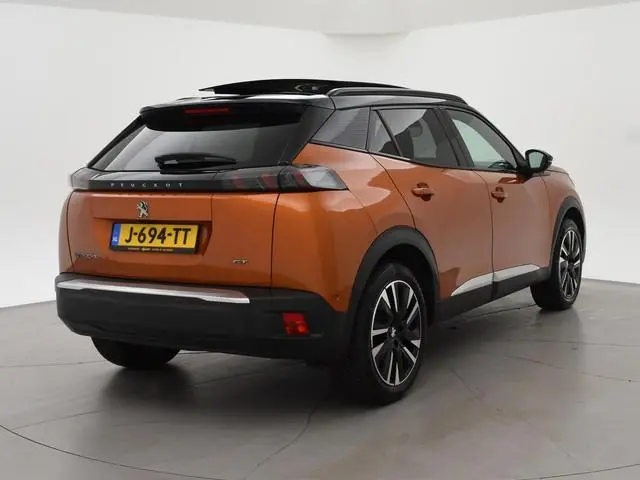 Peugeot e-2008 EV GT PREMIERE + PANORAMA SCHUIFDAK | ADAPTIVE CRUISE | STOELVERWARMING | CAMERA