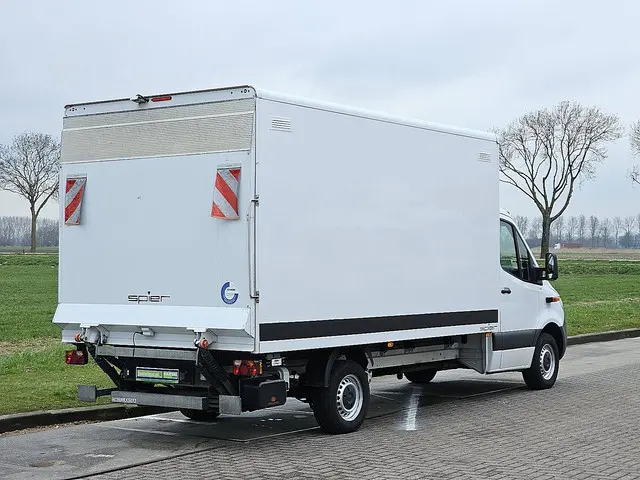 MERCEDES-BENZ SPRINTER 319 bakwagen laadklep!
