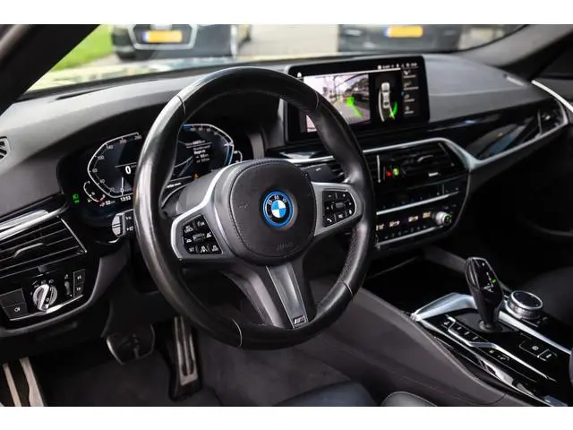 BMW 5-serie 545e xDrive High Executive M-Sport , Pano, Laser, HUD, Comfortstoelen, Adap. Cruise