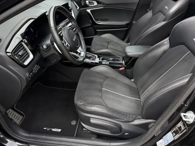 Kia Ceed Sportswagon 1.5 T-GDi GT-Line / Automaat / Keyless / Carplay / Schuif- Kanteldak / 17'' LM...