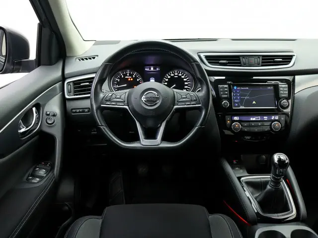 Nissan Qashqai 1.6 N-Connecta | Navigatie | Trekhaak