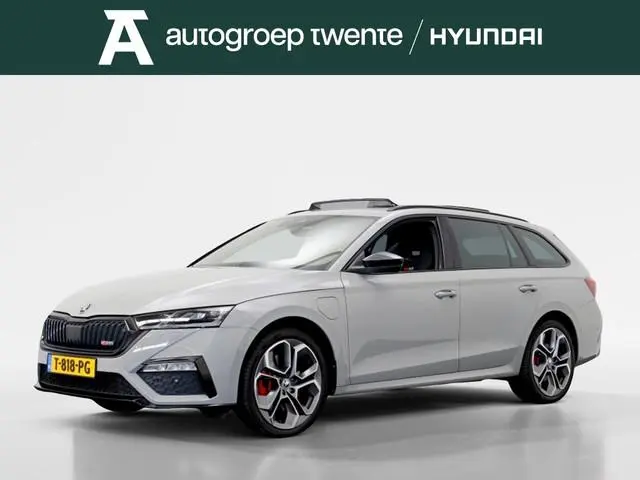 Skoda Octavia Combi 1.4 TSI RS iV Business | Nardo Grey | Pano | Head-up | 19"