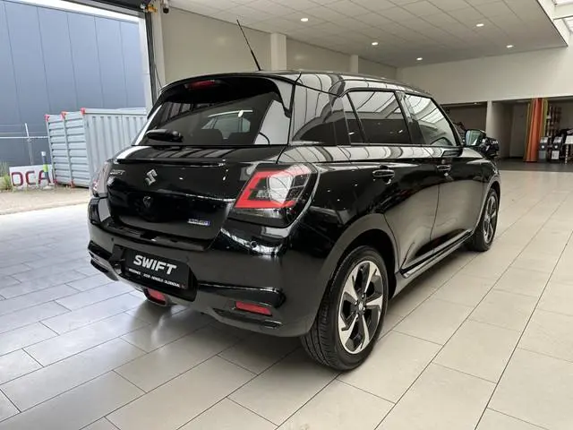 Suzuki Swift 1.2 Style Hybrid [ CAMERA | CLIMA | ANDROID AUTO / APPLE CARPLAY ]