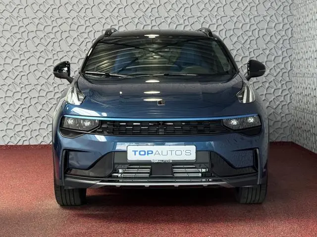 Lynk & Co 01