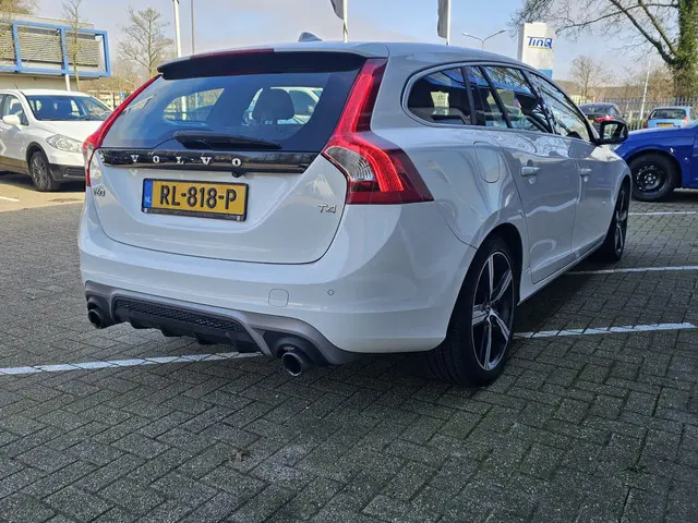 Volvo V60 2.0 T4 Business Sport | 190 PK | R-design | Automaat