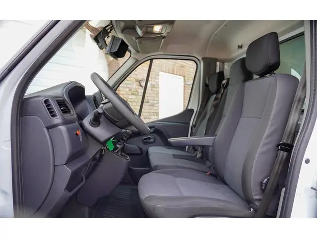 Nissan Interstar