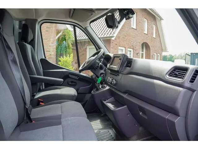 Nissan Interstar Bakwagen 2.3 DCI 163pk LAADKLEP LxBxH 408x205x220 2024 BPM VRIJ - CLIMA - NAVI - CR...
