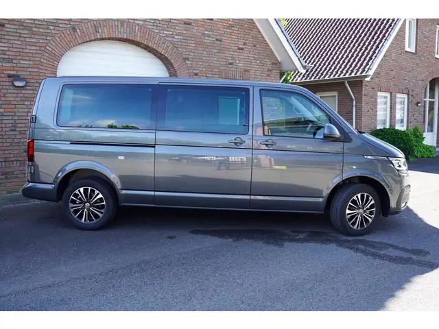 Volkswagen Transporter 2.0 TDI L2H1 150 PK DUB/CAB Caravelle T6.1 150 PK DSG DUB/CAB