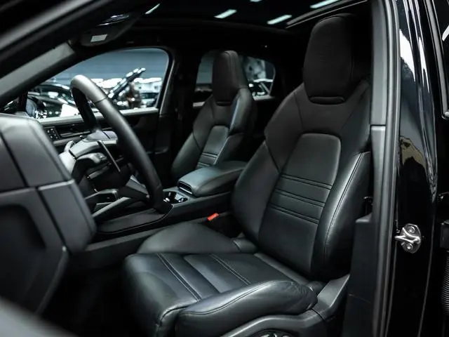 Porsche Cayenne Coupé 3.0 E-Hybrid Black Edition