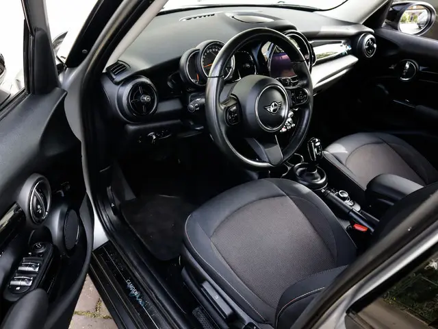 MINI Mini 1.5 Cooper Camden Edition 1e-Eig. & Dealer-Onderh. BOVAG-Garantie. NL-Auto.